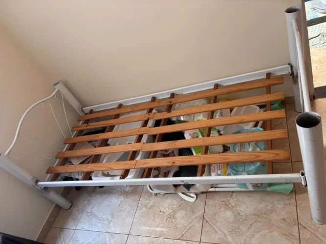 Cama solteiro com colchão