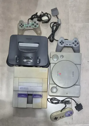 Lote de videogames para retirada de peças - Leia o anúncio