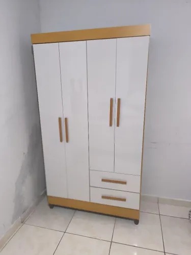 Guarda Roupa 4 Portas 