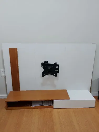 Painel de até 50 polegadas já com suporte 