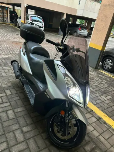 Vendo Kymco Downtown 300i ABS 2020, scooter ideal para cidade e estrada, muito confortável