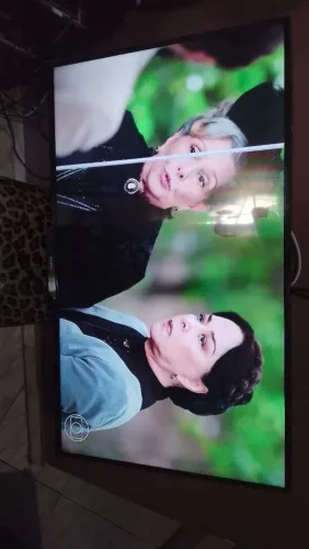 Tv 43 led Philips com uma linha na tela