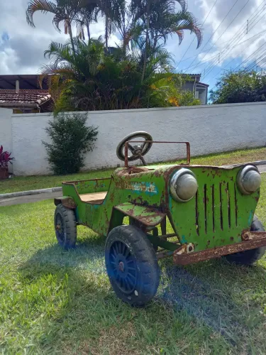 Gipe de brinquedo antigo bandeirantes tamanho 73 cm de comprimento 30 cm de largura 40 alt