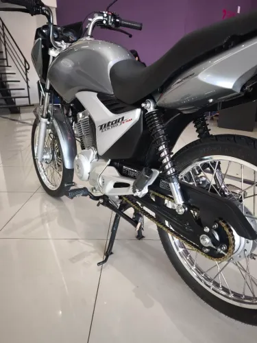 Titan 150 flex ano 2011 (único dono)