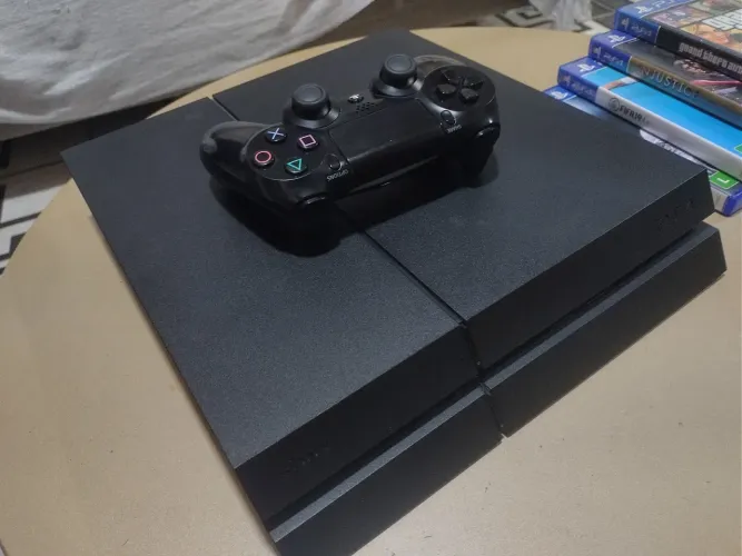 VENDENDO PS4 FAT 500GB