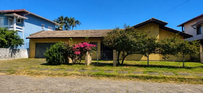 Casa de 4 dormitórios à venda no Córrego Grande