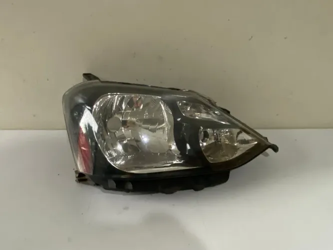 Farol direito Etios 2011/2012/2013/2014/2015/2016/2017/2018/2019/2020/2021