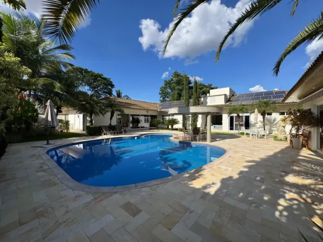 Casa térrea para venda tem 750 metros quadrados no Residencial Jardim Shangri-Lá Bauru - S