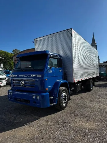 CAMINHÃO BAÚ VOLKSWAGEN