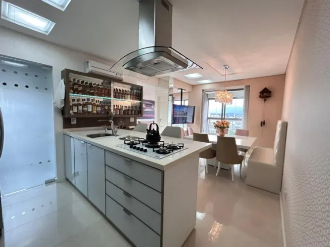 Apartamento com 2 quartos para alugar por R$ 6000.00, 76.00 m2 - CENTRO - JARAGUA DO SUL/S