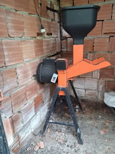 Vendo maquina de moer milho