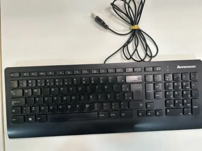 Teclado Lenovo USB ABNT2 com Fio