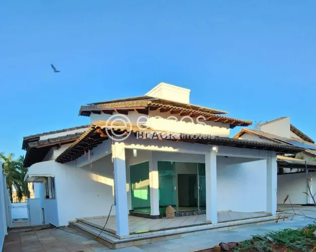 Casa para aluguel, 5 quartos, 5 suítes, 4 vagas, Cidade Jardim - Uberlândia/MG