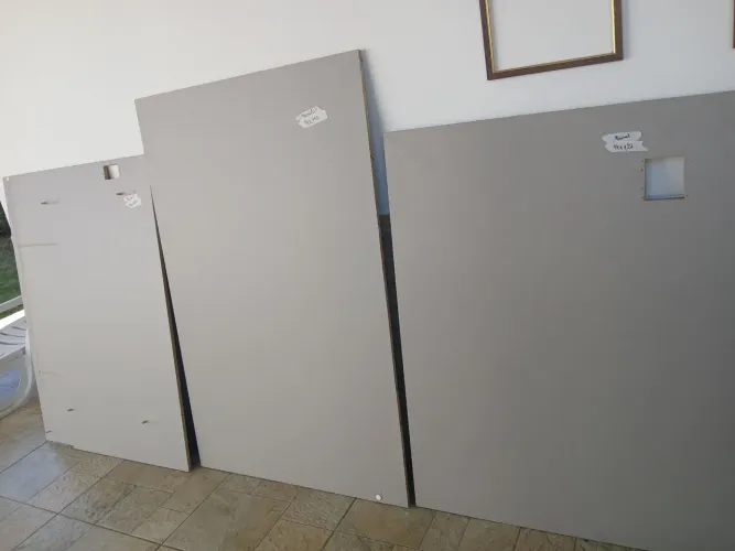 Painel madeira MDF cinza 15mm.