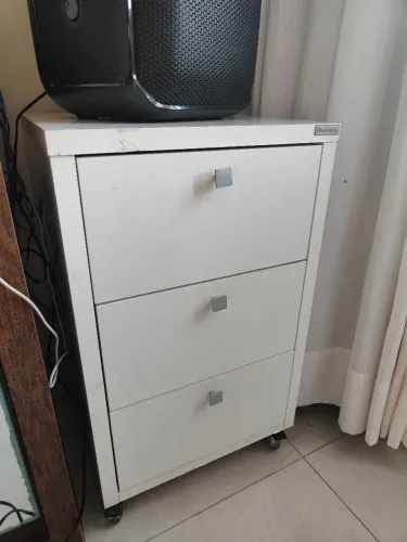 Mesa de cabeceira Rudnick