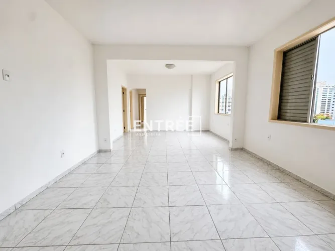 Apartamento 4 Quartos (sendo 1 Suíte) e 1 Vaga livre - Centro