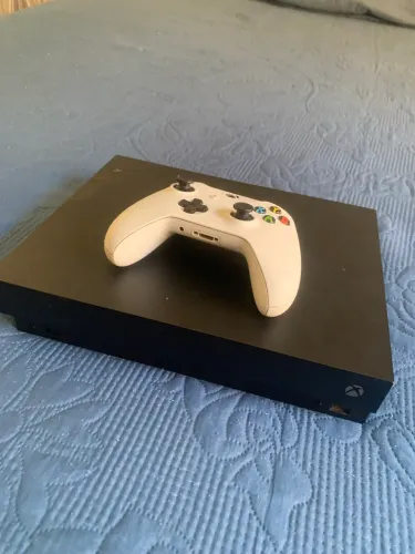 Xbox One X 1TB