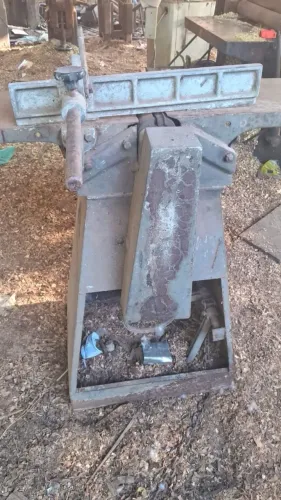 Plaina usada obs : motor nao funciona 