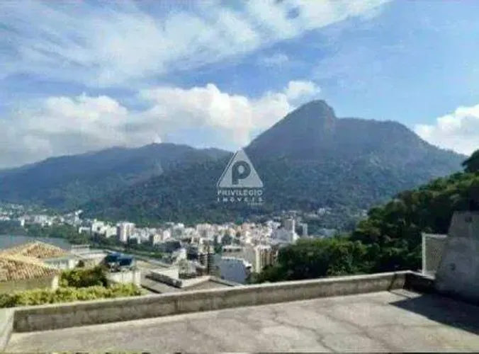 O seu paraíso particular na Lagoa te espera!