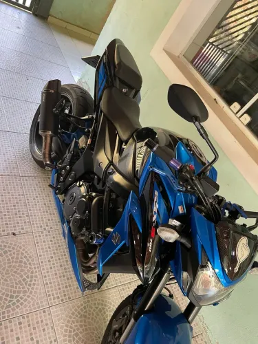 VENDO / TROCO GSX S 750A