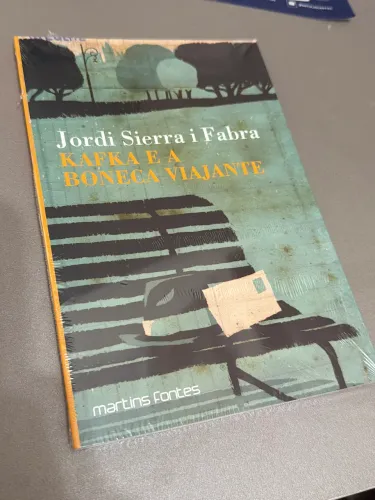 Livro Kafka e a Boneca Viajante de Martins Fontes