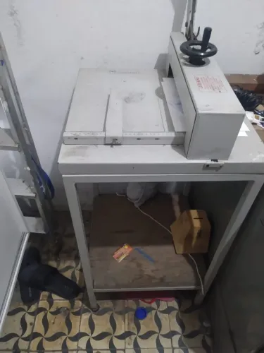 Máquina de cortar folhas de papel (Krause)