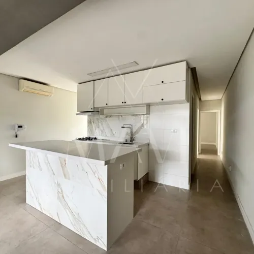 Casa 2 Dormitórios próxima a praia a venda em Aviação, Praia Grande/SP