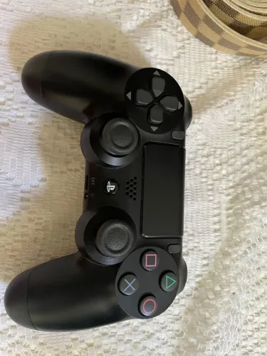 Controle de PS4 Original, Apenas 1 semana de uso, comprado na loja oficial 