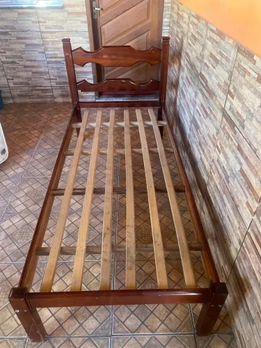 Cama confortável com colchão