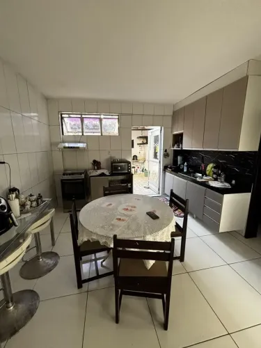 Casa de 150 m2 com 3 quartos e 3 banheiros em Feitosa - Maceió - AL