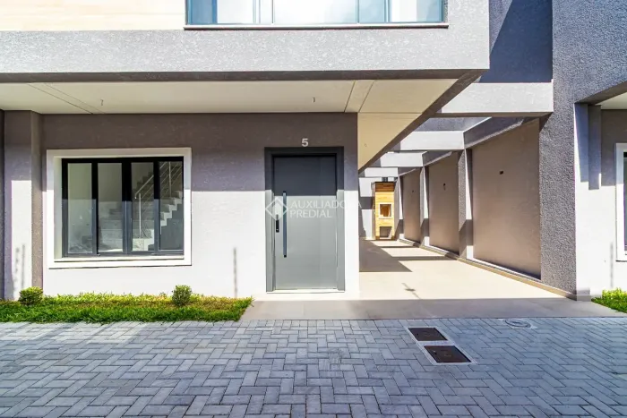 Sobrado com 3 dormitórios à venda, 118 m² por R$ 799.000,00 - Xaxim - Curitiba/PR