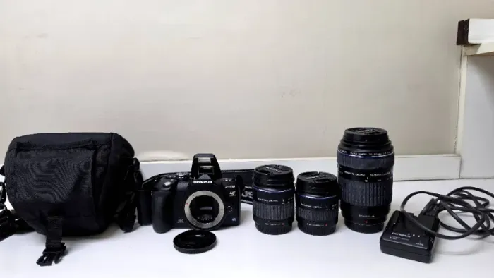 Camera olympus e-510 10mp com lentes, bolsa e carregador!