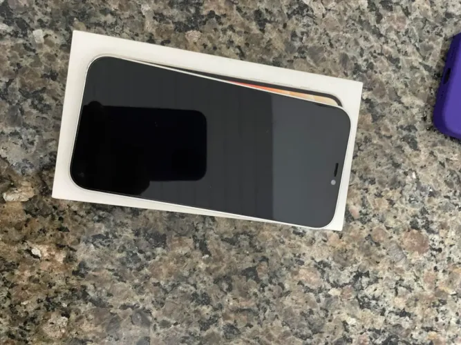 IPHONE 12