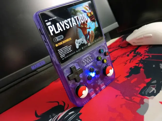 R36s console portátil
