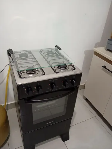 Ótimo fogão, lindo e prático, forno auto limpante, está perfeito