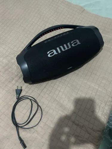 Caixa de som AIWA bombox,retirada em Luziânia Acompanha o cabo original de força