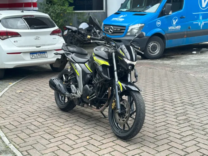 Yamaha FZ250 2022
