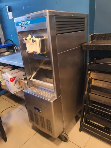 Máquina de sorvete soft Taylor Mod 151