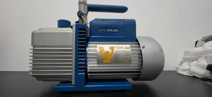 Bomba de Vácuo Profissional EOS 8CFM Simples Estágio Bivolt