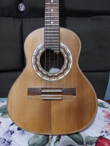 Cavaquinho luthier Jefferson Barros