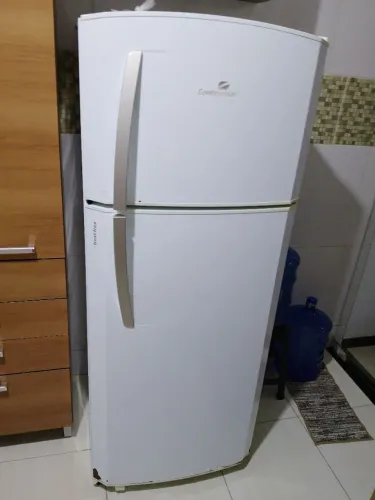 Vendo geladeira continental com defeito, pra concerto ou retirada de peças 
