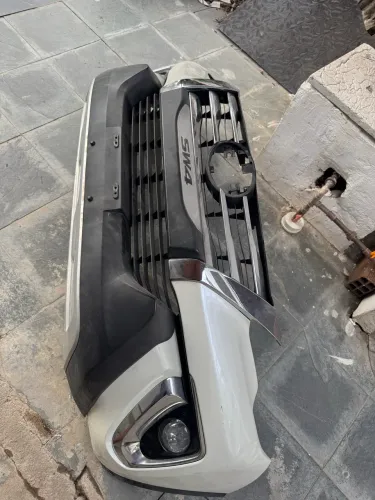 Vendo Pára-choque dianteiro e traseiro da Hilux SRX