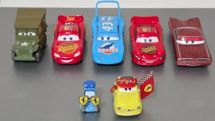 Coleção de carrinhos Disney Pixar 
