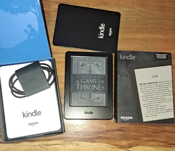 Kindle 7 Praticamente novo, com todos os acessórios. Funciona perfeitamente