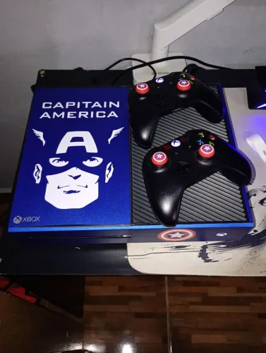 Xbox One Fat 500gb + 2 controles + hd externo 500gb + 16 jogos digitais.
