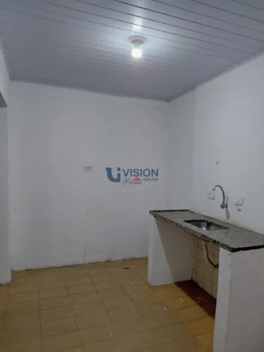 Casa para alugar - 2 cômodos com 1 banheiro - Jd. São Paulo - Taboão da Serra