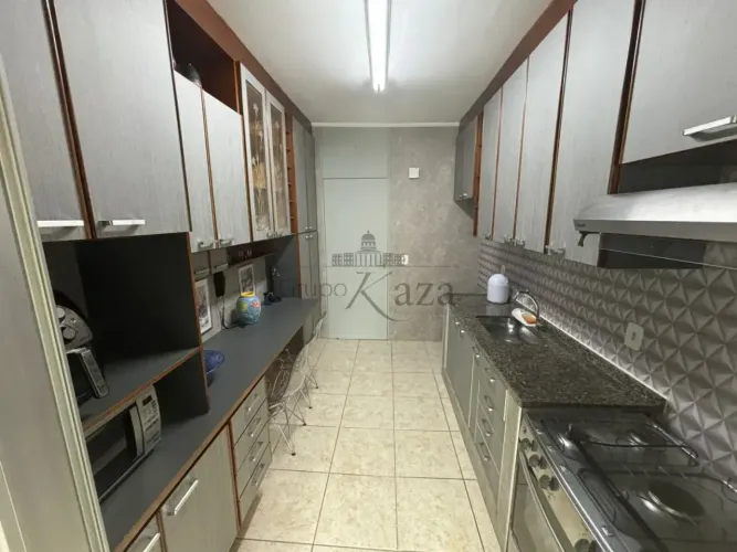 Apartamento - Vila Ema - Residencial Jardins II - 3 Dormitórios - 80m².