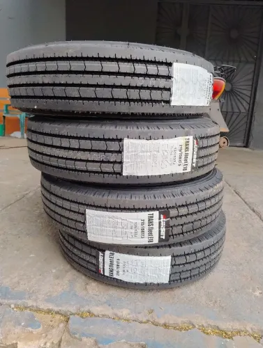 Pneu 215/75/17,5 novo caminhão