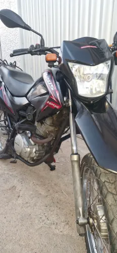 Broz 150. Motinha toda boa, revisada recentemente, sem nada pra fazer so pegar e rodar.