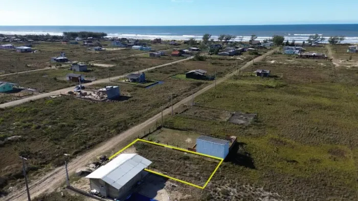 Terreno a 350 metros do mar na Praia Sumaré em Balneário Gaivota - SC